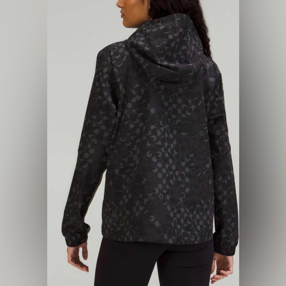 NWOT New Lululemon Packable Water-Repellent Jacket Primal Dot Max Black Multi - Picture 4 of 10